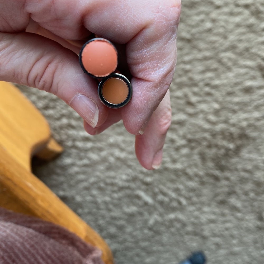 New Mary Kay Apricot Tinted Lip Balm Sunscreen SPF15